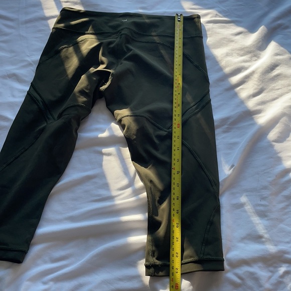 Lululemon Cropped Mesh Olive Green Leggings | Size 6 (Size Dot) - Picture 5 of 8